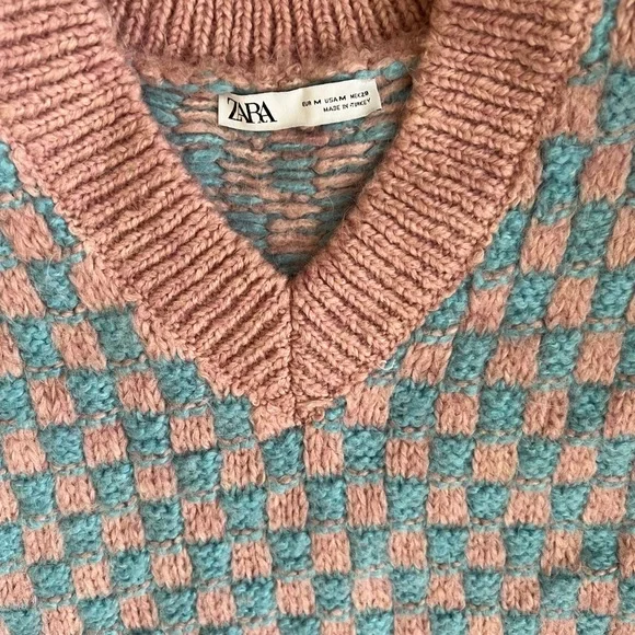 Pink and Blue printed knit Sweater Vest - Picture 8 of 12